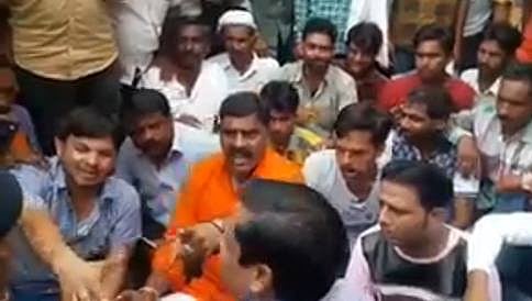 ಇಡೀ ಜಬಲ್ಪುರ ಮಂಡಿಗೆ ಬೆಂಕಿ ಹಚ್ಚುತ್ತೇನೆ: ಪೊಲೀಸರಿಗೆ ಬೆದರಿಕೆ ಹಾಕಿದ ಕಾಂಗ್ರೆಸ್ ನಾಯಕ