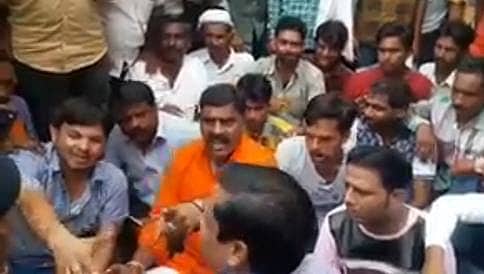ಇಡೀ ಜಬಲ್ಪುರ ಮಂಡಿಗೆ ಬೆಂಕಿ ಹಚ್ಚುತ್ತೇನೆ: ಪೊಲೀಸರಿಗೆ ಬೆದರಿಕೆ ಹಾಕಿದ ಕಾಂಗ್ರೆಸ್ ನಾಯಕ