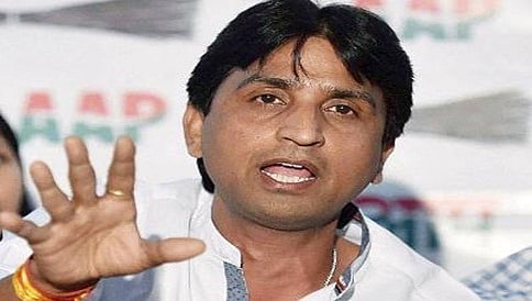 ವಸುಂಧರಾ ರಾಜೆ ಅವರನ್ನೇಕೆ ಟೀಕಿಸುವುದಿಲ್ಲ?: ಕುಮಾರ್ ವಿಶ್ವಾಸ್ ಗೆ ಆಪ್ ನಾಯಕನ ಪ್ರಶ್ನೆ