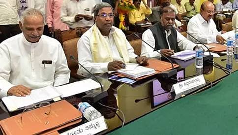 ಎಸ್ಸಿ, ಎಸ್ಟಿ ವಿದ್ಯಾರ್ಥಿಗಳಿಗೆ ಉಚಿತ 'ಬಸ್ ಪಾಸ್ ಭಾಗ್ಯ': ಸಿಎಂ ಸಿದ್ದರಾಮಯ್ಯ ಘೋಷಣೆ