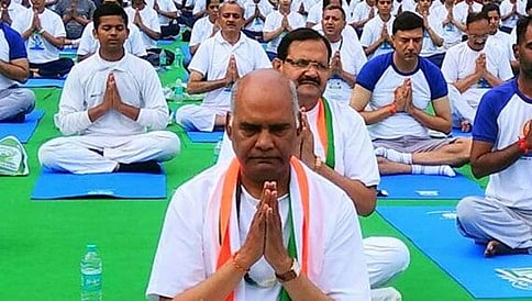 ದೆಹಲಿ: ಯೋಗಾಭ್ಯಾಸ ಮಾಡಿದ ಎನ್ ಡಿಎ ರಾಷ್ಟ್ರಪತಿ ಅಭ್ಯರ್ಥಿ ರಾಮ್ ನಾಥ್ ಕೋವಿಂದ್