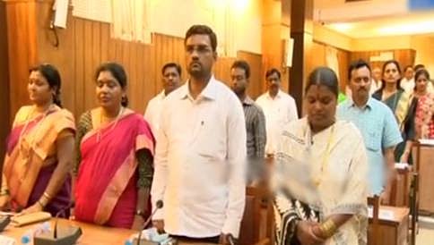 ಬೆಳಗಾವಿ ಪಾಲಿಕೆಯಲ್ಲಿ ಮೊಳಗಿದ ನಾಡಗೀತೆ; ಎದ್ದುನಿಂತು ಗೌರವ ತೋರಿದ ಎಂಇಎಸ್!