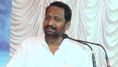 ಬ್ಲೂ ಫಿಲಂ ಅಂದ್ರೆ ಏನು ಅಂತ ಅವರ ಸಚಿವರನ್ನು ಕೇಳಿದ್ರೆ ಗೊತ್ತಾಗುತ್ತೆ: ಸಿಎಂಗೆ ಸವದಿ ತಿರುಗೇಟು