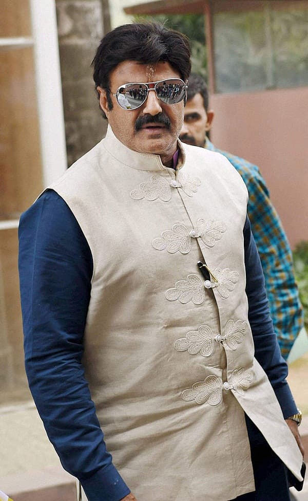 ತೆಲುಗು ಚಿತ್ರರಂಗದ ಖ್ಯಾತ ನಟ ನಂದಮೂರಿ ಬಾಲಕೃಷ್ಣ ಅವರ ವಿರುದ್ಧ ಸೆಕ್ಷನ್ 307 ರ ಪ್ರಕಾರ ಕೊಲೆ ಯತ್ನ ಆರೋಪದ ಪ್ರಕರಣ ದಾಖಲಾಗಿತ್ತು. ಜ್ಯೂಬ್ಲಿ ಹಿಲ್ಸ್ ನಲ್ಲಿರುವ ಮನೆಯಲ್ಲಿ ಸಿನಿಮಾ ನಿರ್ಮಾಪಕ ಬಿ ಸುರೇಶ್ ಹಾಗೂ ಜ್ಯೋತಿಷಿ ಸತ್ಯನಾರಾಯಣ ಚೌಧರಿ ಅವರ ಮೇಲೆ ಗುಂಡು ಹಾರಿಸಲು ಯತ್ನಿಸಿದ್ದಾರೆಂದು 2004 ರ ಜೂ.3