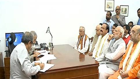 ಉಪ ರಾಷ್ಟ್ರಪತಿ ಚುನಾವಣೆ: ಎನ್ ಡಿಎ ಅಭ್ಯರ್ಥಿ ವೆಂಕಯ್ಯ ನಾಯ್ಡು ನಾಮಪತ್ರ ಸಲ್ಲಿಕೆ!