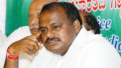 ವಾರದಲ್ಲಿ ನಾಲೆಗಳಿಗೆ ನೀರು ಬಿಡದಿದ್ದರೇ ಬೆಂಗಳೂರು ಚಲೋ: ಕುಮಾರಸ್ವಾಮಿ ಎಚ್ಚರಿಕೆ