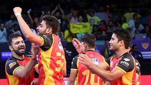 ಪ್ರೊ ಕಬಡ್ಡಿ 2017: ಟೈಟಾನ್ಸ್ ಗೆ ತಿವಿದ ಬೆಂಗಳೂರು ಬುಲ್ಸ್, ಶುಭಾರಂಭ