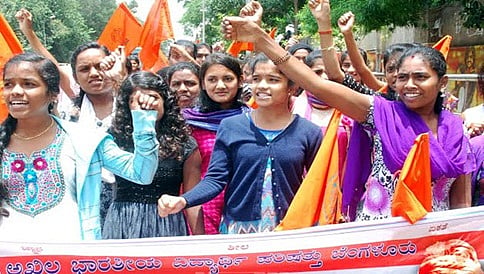 ಶಾಲಾ ಆವರಣಕ್ಕೆ ಅತಿಕ್ರಮ ಪ್ರವೇಶ: ಎಬಿವಿಪಿ ವಿರುದ್ಧ ಕಾನೂನು ಕ್ರಮಕ್ಕೆ ಡೆಲ್ಲಿ ಪಬ್ಲಿಕ್ ಸ್ಕೂಲ್ ಚಿಂತನೆ