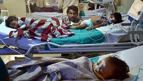 ಗೋರಖ್ ಪುರ್ ದುರಂತ: ದುಃಖತಪ್ತ ತಂದೆಯಿಂದ ಆರೋಗ್ಯ ಸಚಿವರ ವಿರುದ್ಧ ದೂರು ದಾಖಲು