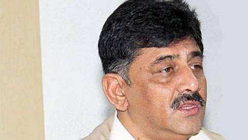 ಸದಾಶಿವನಗರದ ನಿವಾಸಕ್ಕೆ ಡಿಕೆಶಿ ಆಗಮನ: ಐಟಿ ಅಧಿಕಾರಿಗಳಿಂದ ಸುಮಾರು 7.5 ಕೋಟಿ ರು. ಹಣ ಜಪ್ತಿ