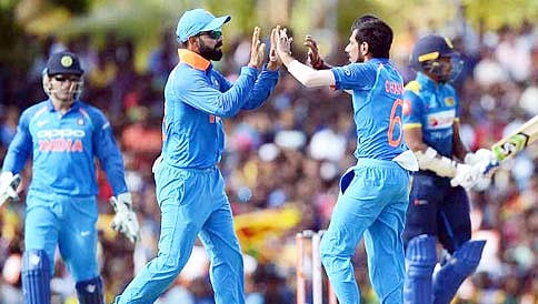 ಭಾರತೀಯ ಸ್ಪಿನ್ನರ್ ಗಳ ದಾಳಿಗೆ ತತ್ತರಿಸಿದ ಲಂಕಾ 216ಕ್ಕೆ ಆಲ್ ಔಟ್
