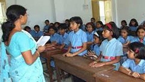 10 ಸಾವಿರ ಶಿಕ್ಷಕರ ನೇಮಕಕ್ಕೆ ಅಧಿಸೂಚನೆ ಶೀಘ್ರದಲ್ಲೆ!