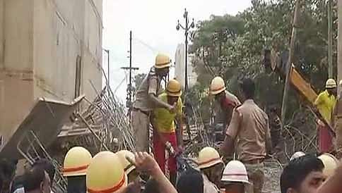 ಭುವನೇಶ್ವರ: ನಿರ್ಮಾಣ ಹಂತದ ಮೇಲ್ಸೇತುವೆ ಕುಸಿತ, ಕನಿಷ್ಟ 2 ಸಾವು, 10 ಮಂದಿಗೆ ಗಾಯ