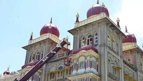 ಮಧುವಣಗಿತ್ತಿಯಂತೆ ಸಿಂಗಾರಗೊಳ್ಳುತ್ತಿದೆ ಮೈಸೂರು:  ಅರಮನೆಯಲ್ಲಿ ಖಾಸಗಿ ದರ್ಬಾರ್ ಗೆ ಸಿದ್ಧತೆ