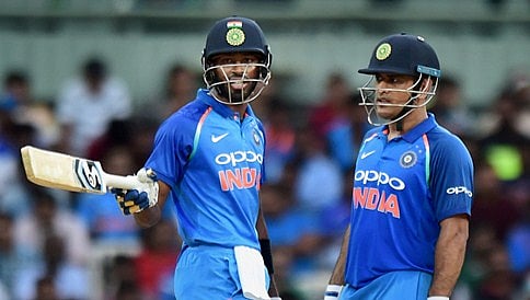 ಆರಂಭಿಕ ಆಘಾತದ ನಡುವೆಯೂ ಪುಟಿದೆದ್ದ ಟೀಂ ಇಂಡಿಯಾ 281/7