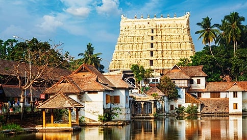 ತಿರುವನಂತಪುರಂ: ಪದ್ಮನಾಭ ಸ್ವಾಮಿಯ ದೇವಾಲಯದಲ್ಲಿ ಕಾಣೆಯಾಗಿದ್ದ ವಜ್ರದ ಹರಳುಗಳು ಪತ್ತೆ