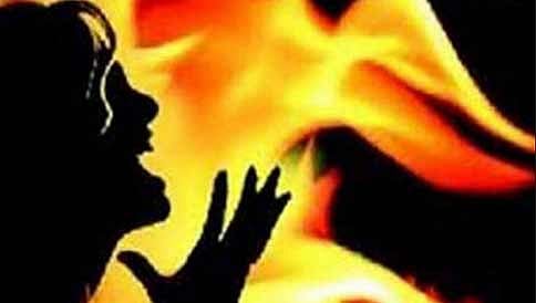 ವೈದ್ಯಕೀಯ ಸೀಟು ಪಡೆಯುವಲ್ಲಿ ವಿಫಲಳಾದ ಪತ್ನಿಗೆ ಬೆಂಕಿ ಹಾಕಿ ಕೊಂದ ಪಾಪಿ ಪತಿ!