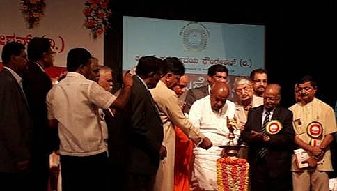 ನೀವು ಸಿಎಂ ಆಗಲು ಅಷ್ಟು ಸುಲಭವಾಗಿ ಬಿಡಲಾರರು: ಡಿಕೆಶಿಗೆ ದೇವೇಗೌಡರ ಎಚ್ಚರಿಕೆ!