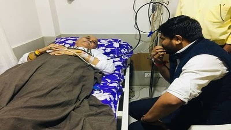 ವಿಎಚ್‌ಪಿ ಮುಖ್ಯಸ್ಥ ಪ್ರವೀಣ್ ತೊಗಾಡಿಯಾ ಭೇಟಿ ಮಾಡಿದ ಹಾರ್ದಿಕ್ ಪಟೇಲ್