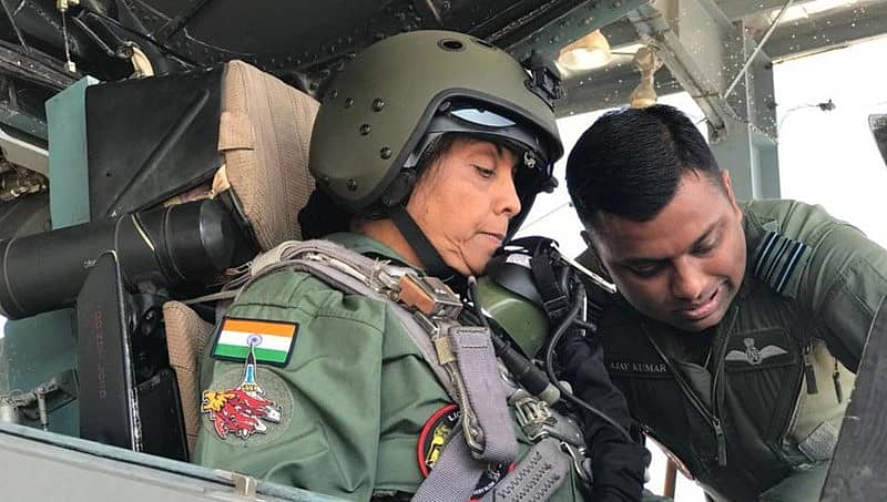 ಜೋಧ್ ಪುರ: ಸುಖೋಯ್ 30 ಯುದ್ಧ ವಿಮಾನ ಹಾರಾಟ ನಡೆಸಿದ ರಕ್ಷಣಾ ಸಚಿವೆ ನಿರ್ಮಲಾ ಸೀತಾರಾಮನ್