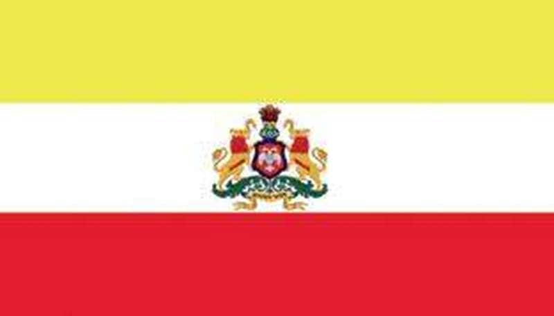 ಹಳದಿ, ಬಿಳಿ, ಕೆಂಪು ಬಣ್ಣದೊಂದಿಗೆ ಸಿದ್ಧಗೊಂಡ ನಾಡಧ್ವಜ