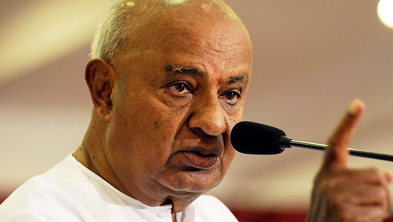 ಹಾಸನ ಜಿಲ್ಲಾಧಿಕಾರಿ ವರ್ಗಾವಣೆ: ಸಿದ್ದರಾಮಯ್ಯ ಸರ್ಕಾರದ ವಿರುದ್ಧ ದೇವೇಗೌಡ ಕೆಂಡಾಮಂಡಲ