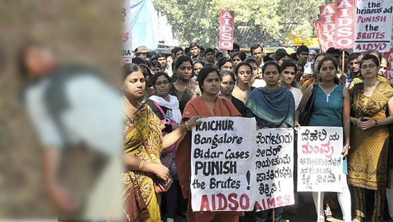ವಿದ್ಯಾರ್ಥಿನಿ 'ಹತ್ಯೆ': ಬೀದರ್ ಬಂದ್ ಗೆ ವ್ಯಾಪಕ ಬೆಂಬಲ
