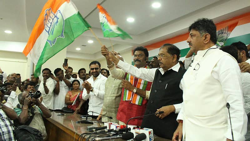 ಮಾಜಿ ಸಚಿವ ಆನಂದ್ ಸಿಂಗ್ ಅಧಿಕೃತವಾಗಿ ಕಾಂಗ್ರೆಸ್ ಸೇರ್ಪಡೆ