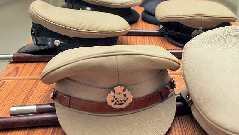 ರಾಜಕೀಯ ನಿಲ್ಲಿಸಿ, ಪೊಲೀಸರಿಗೆ ಮುಕ್ತ ಹಸ್ತ ನೀಡಿ: ಹಿರಿಯ ಪೊಲೀಸ್ ಅಧಿಕಾರಿಗಳು