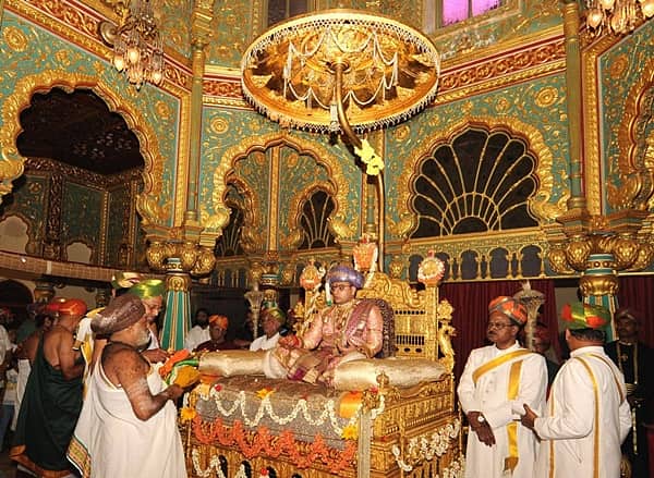 ಮೈಸೂರು ದಸರಾ: ಯದುವೀರ ಒಡೆಯರ್ ಖಾಸಗಿ ದರ್ಬಾರ್ ಚಿತ್ರಗಳು