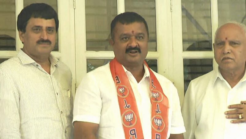 ಸಮ್ಮಿಶ್ರ ಸರ್ಕಾರಕ್ಕೆ ಹಿನ್ನಡೆ: ರಾಮನಗರದಲ್ಲಿ 'ಮಿನಿ ಆಪರೇಷನ್ ಕಮಲ'; 25 ಕಾಂಗ್ರೆಸ್ ನಾಯಕರು ಬಿಜೆಪಿ ಸೇರ್ಪಡೆ