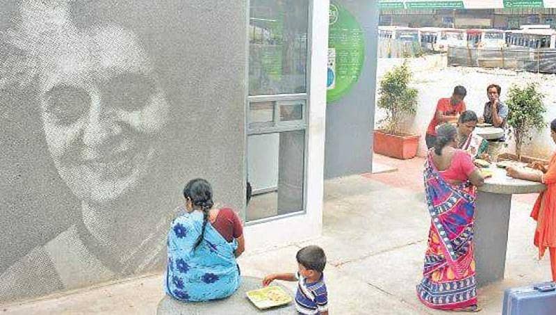 ಕಳಪೆ ಆಹಾರ ಪೂರೈಕೆ: ಇಂದಿರಾ ಕ್ಯಾಂಟೀನ್ ಎಂದರೆ ಮೂಗು ಮುರಿಯುತ್ತಿದ್ದಾರೆ ಹಲವು ಗ್ರಾಹಕರು