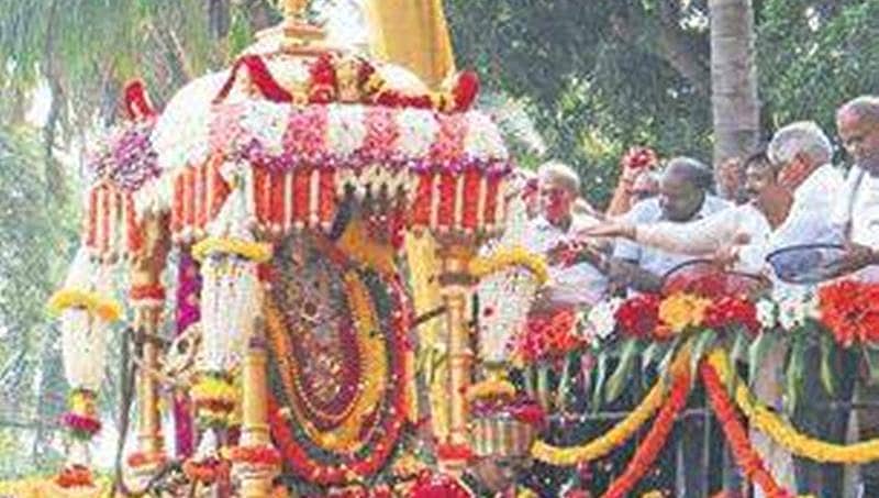 ಶ್ರೀರಂಗಪಟ್ಟಣದಲ್ಲೂ ಮೈಸೂರು ರೀತಿ ಅದ್ದೂರಿ ದಸರಾ: ಸಿಎಂ ಕುಮಾರಸ್ವಾಮಿ ಚಾಲನೆ