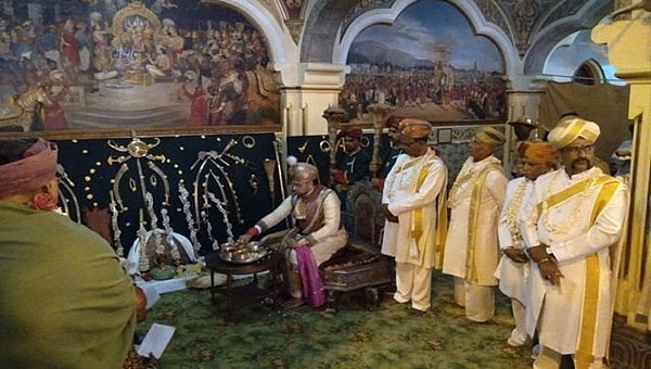 ಮಹಾನವಮಿ ಅಂಗವಾಗಿ ಮೈಸೂರು ಅರಮನೆಯಲ್ಲಿ ಆಯುಧ ಪೂಜೆ