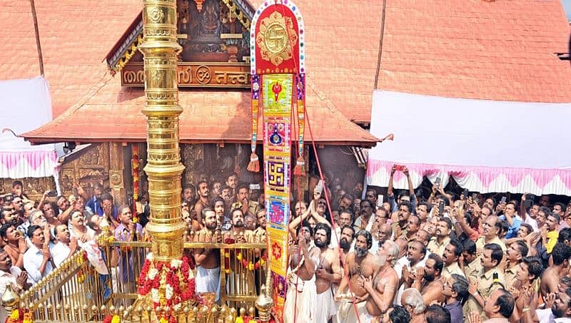 ಹೈದರಾಬಾದ್ ಪತ್ರಕರ್ತೆ ಸೇರಿದಂತೆ ಪೊಲೀಸ್ ಭದ್ರತೆಯಲ್ಲಿ ಶಬರಿಮಲೆ ಯಾತ್ರೆ ಕೈಗೊಂಡಿರುವ ಮಹಿಳೆಯರು!