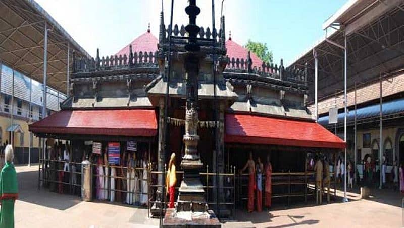 ಲಕ್ಷ್ಮಿಮಂಟಪಕ್ಕೆ ಮಹಿಳಾ ಅಧಿಕಾರಿ ಪ್ರವೇಶ: ಕೊಲ್ಲೂರಿನಲ್ಲಿ ಮತ್ತೊಂದು ವಿವಾದ!