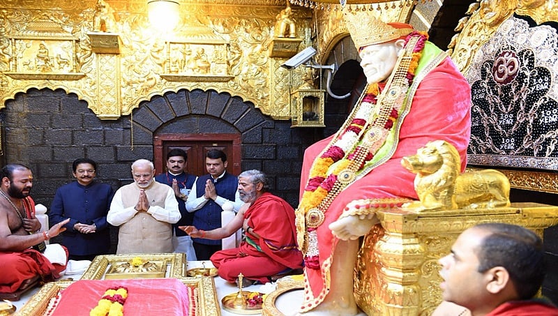 ಸಾಯಿಬಾಬಾ ಸಮಾಧಿಸ್ಥರಾಗಿ 100 ವರ್ಷ: ಶಿರಡಿಗೆ ತೆರಳಿ ಬಾಬಾ ದರ್ಶನ ಪಡೆದ ಪ್ರಧಾನಿ