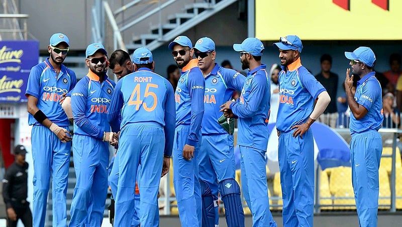 ಟೀಂ ಇಂಡಿಯಾ ಬೌಲರ್ಗಳ ಬೆವರಿಳಿಸಿದ ವಿಂಡೀಸ್, ಭಾರತಕ್ಕೆ 323 ರನ್ ಗುರಿ!