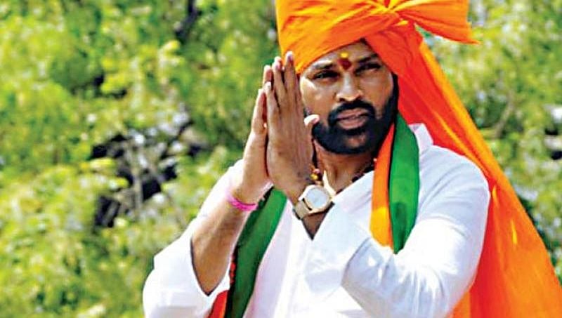 ಬಳ್ಳಾರಿ: ಕಾಂಗ್ರೆಸ್ ದಂಡನಾಯಕರ ವಿರುದ್ಧ ಶ್ರೀರಾಮುಲು ಏಕಾಂಗಿ ಹೋರಾಟ!