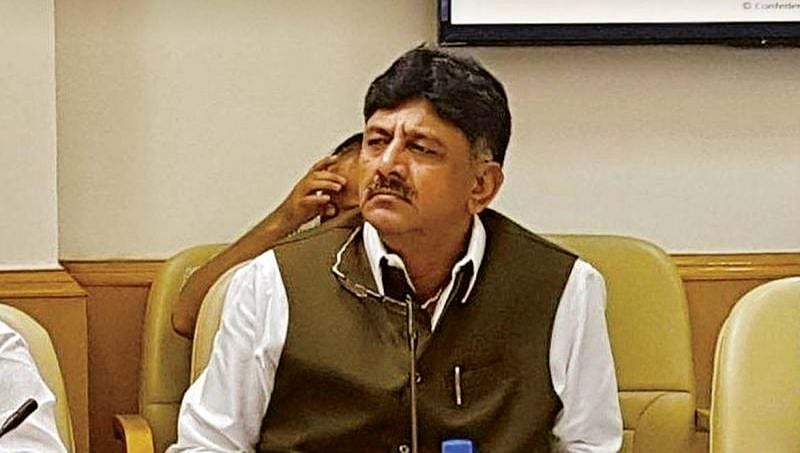 ಬಳ್ಳಾರಿಯಲ್ಲಿ ಉಗ್ರಪ್ಪ ಪರ ಪ್ರಚಾರ: ವೇದಿಕೆ ಹಂಚಿಕೊಳ್ಳದ ಶಿವಕುಮಾರ್ ಮತ್ತು ಜಾರಕಿಹೊಳಿ ಸಹೋದರರು!