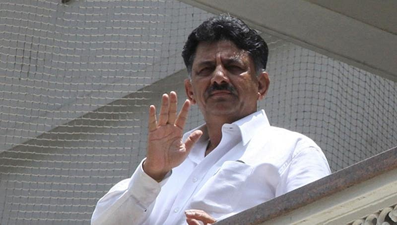 ಡಿ.ಕೆ.ಶಿವಕುಮಾರ್ ವಿರುದ್ಧ ಪ್ರಕರಣ ದಾಖಲಿಸಿದ್ದ ಅಧಿಕಾರಿ ಉಲ್ಟಾ