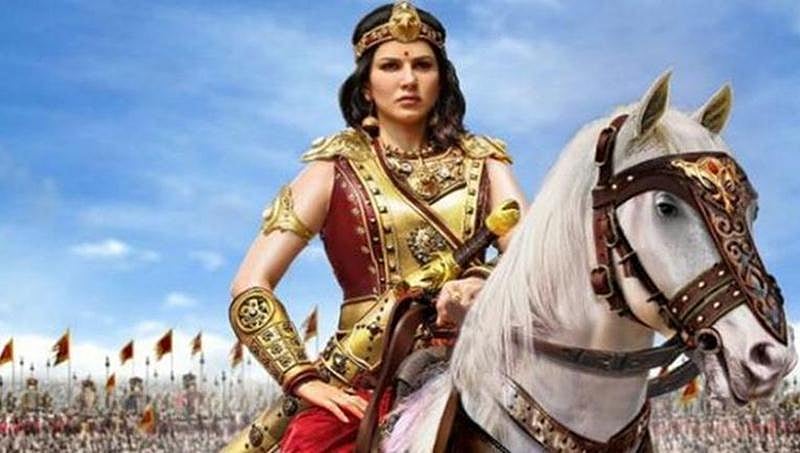'ವೀರ ವನಿತೆ ಮಹಾದೇವಿ' ಸಿನಿಮಾದಲ್ಲಿ ಸನ್ನಿ ಲಿಯೋನ್: ಪ್ರತಿಕೃತಿ ದಹಿಸಿ ಕರವೇ ಆಕ್ರೋಶ