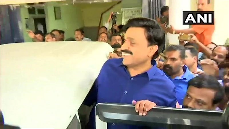 ನ. 24ರವರೆಗೂ ಮಾಜಿ ಸಚಿವ  ಜನಾರ್ಧನ ರೆಡ್ಡಿಗೆ ನ್ಯಾಯಾಂಗ ಬಂಧನ