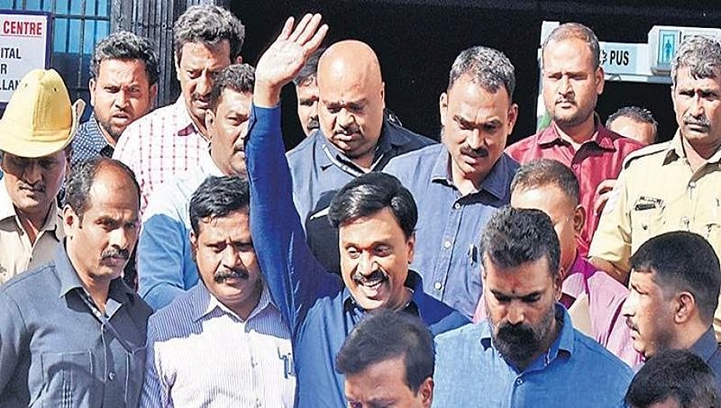 ನಿಮ್ಮ ಮಾತು ಕೇಳಿ ನಾನು ಕೆಟ್ಟೆ: ಸಂಕಷ್ಟ ತಂದಿಟ್ಟ ತನ್ನ ವಕೀಲನಿಗೆ ಜನಾರ್ಧನ ರೆಡ್ಡಿ ತಪರಾಕಿ!