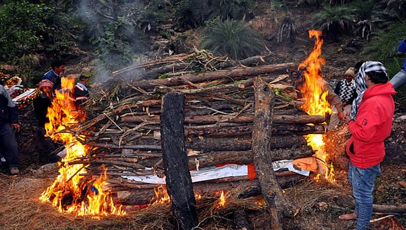 ಮಹಾರಾಷ್ಟ್ರ: ಸಾಲಬಾಧೆ ತಾಳದೆ ತಾನೇ ಸಿದ್ದಪಡಿಸಿದ ಚಿತೆಗೆ ಹಾರಿ ರೈತ ಆತ್ಮಹತ್ಯೆ!