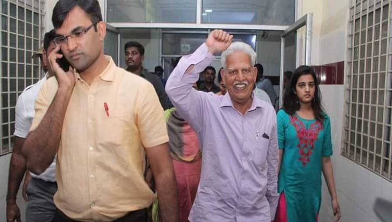 ಭೀಮಾ ಕೊರೆಗಾಂವ್ ಪ್ರಕರಣ: ವರವರ ರಾವ್ ಗೃಹ ಬಂಧನ ವಿಸ್ತರಣೆ ಅಂತ್ಯ: ಪೊಲೀಸ್ ವಶಕ್ಕೆ