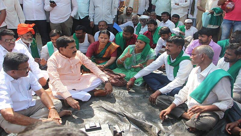 ಸಿಎಂ ಕುಮಾರಸ್ವಾಮಿ ಮಧ್ಯಸ್ಥಿಕೆ: ಬೆಳಗಾವಿ ಕಬ್ಬು ಬೆಳೆಗಾರರ ಪ್ರತಿಭಟನೆ ವಾಪಸ್