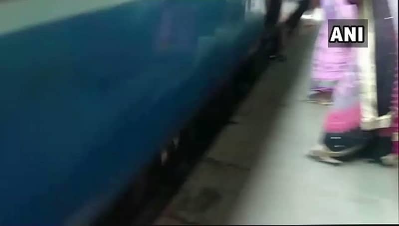 ಮಥುರಾ ರೈಲು ನಿಲ್ದಾಣದಲ್ಲಿ ಪವಾಡ ಸದೃಶ್ಯ: ರೈಲು ಚಲಿಸಿದ ಬಳಿಕವೂ ಬದುಕುಳಿದ ಬಾಲಕಿ!