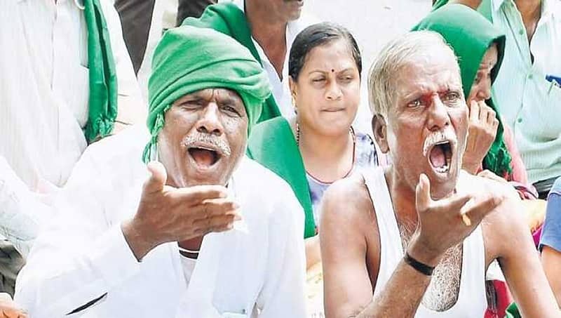 ದಶಕದ ಹಿಂದೆ ತೆಗೆದುಕೊಂಡ ಸಾಲ ಇನ್ನೂ ಹಿಂತಿರುಗಿಸದ ರೈತರು!