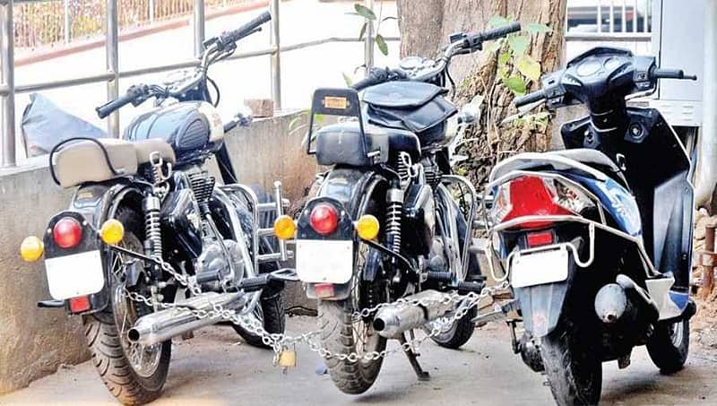 ಕಾಲೇಜು ಕ್ಯಾಂಪಸ್ ಗಳಿಗೆ ವಿದ್ಯಾರ್ಥಿಗಳು ಬೈಕ್, ಕಾರು ತರುವುದಕ್ಕೆ ಬ್ರೇಕ್ ಹಾಕಲಿದೆಯೇ ಸರ್ಕಾರ?